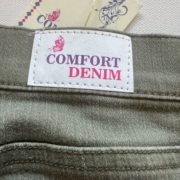 NWT Women's Comfort Denim Jeans Size 8/20" Inseam Color Green (A) - Picture 10 of 10